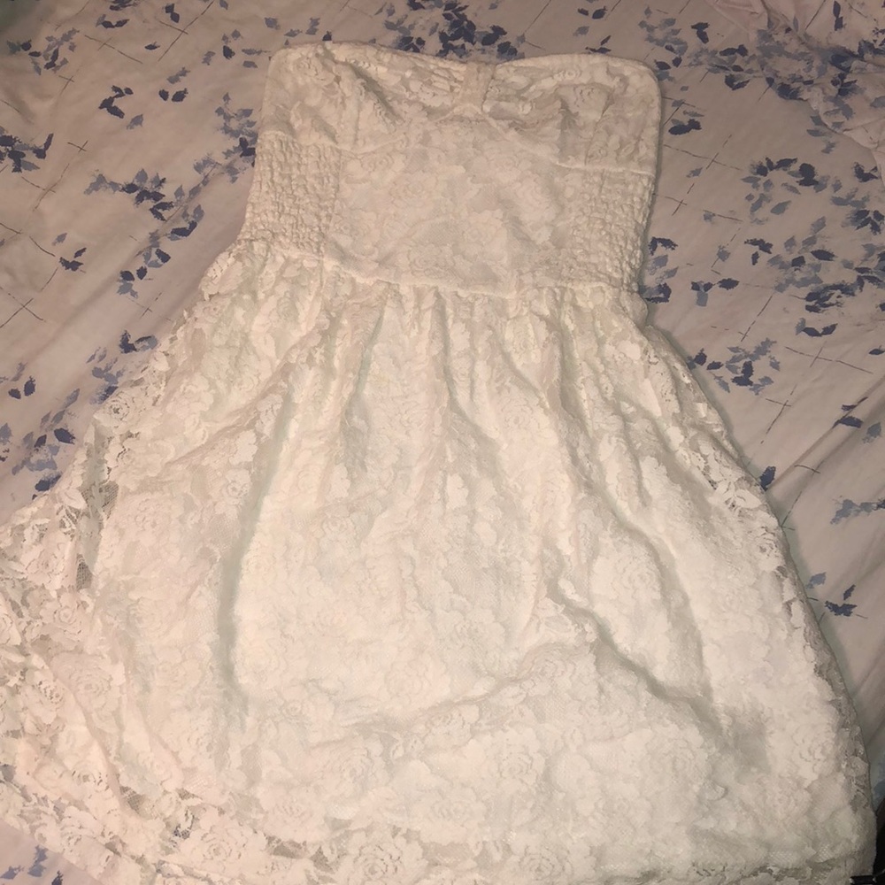 white strapless lace dress